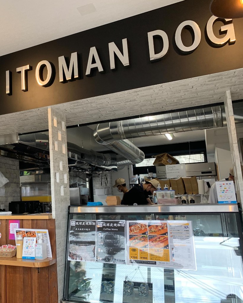 ITOMAN DOG カフェカウンター